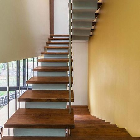 Villa Foresta By Stayvista With Modern Decor, Swimming Pool & Expansive Lawn For A Perfect Escape Lonavala Kültér fotó