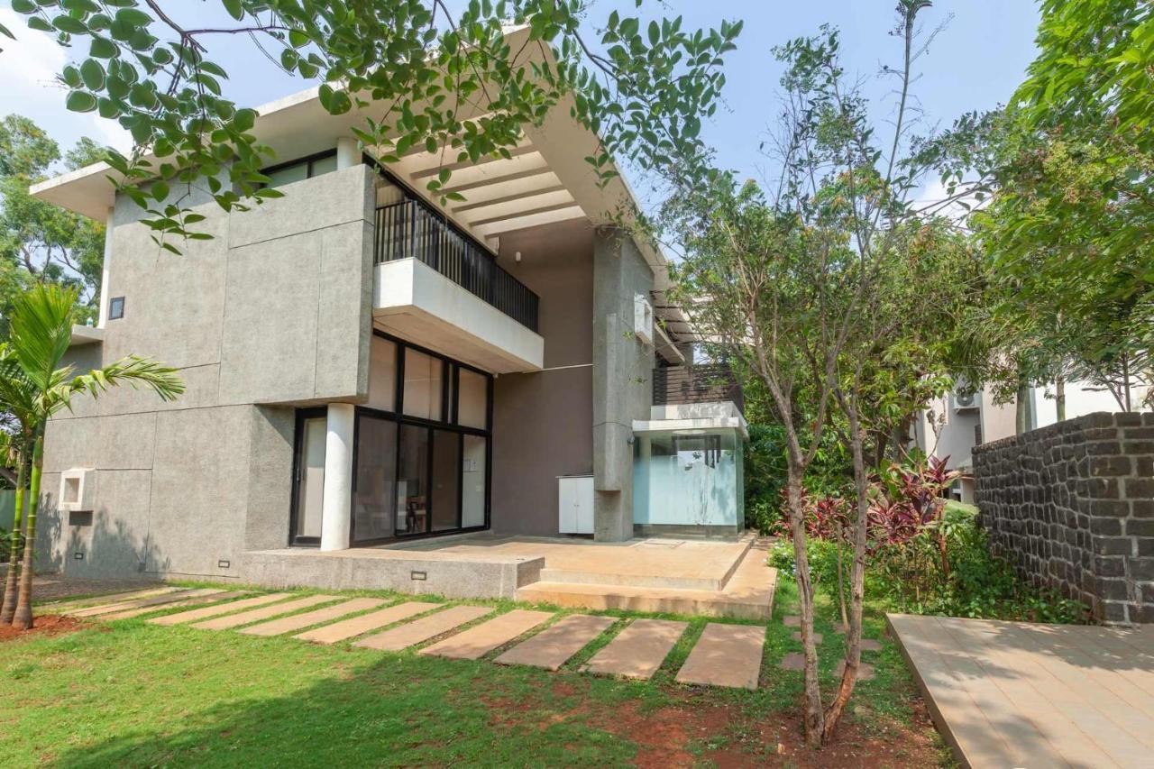 Villa Foresta By Stayvista With Modern Decor, Swimming Pool & Expansive Lawn For A Perfect Escape Lonavala Kültér fotó