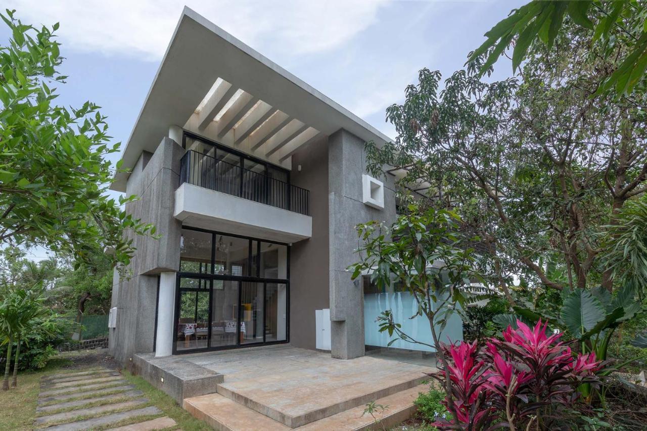 Villa Foresta By Stayvista With Modern Decor, Swimming Pool & Expansive Lawn For A Perfect Escape Lonavala Kültér fotó