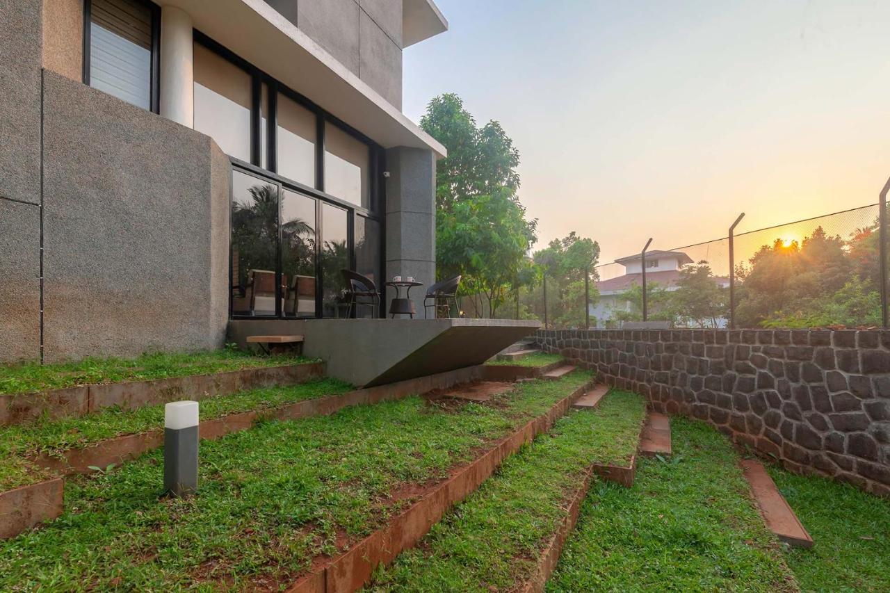 Villa Foresta By Stayvista With Modern Decor, Swimming Pool & Expansive Lawn For A Perfect Escape Lonavala Kültér fotó