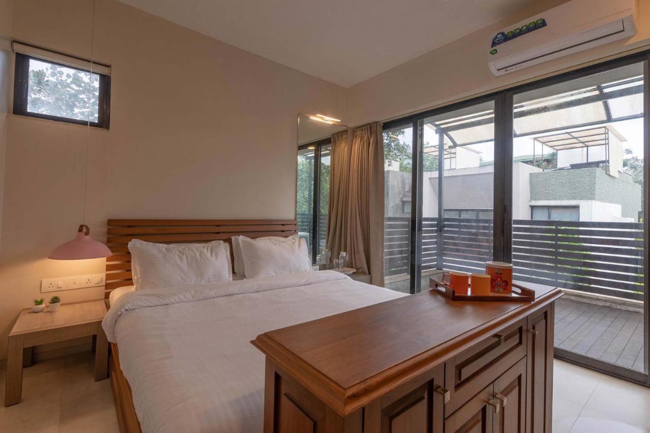 Villa Foresta By Stayvista With Modern Decor, Swimming Pool & Expansive Lawn For A Perfect Escape Lonavala Kültér fotó
