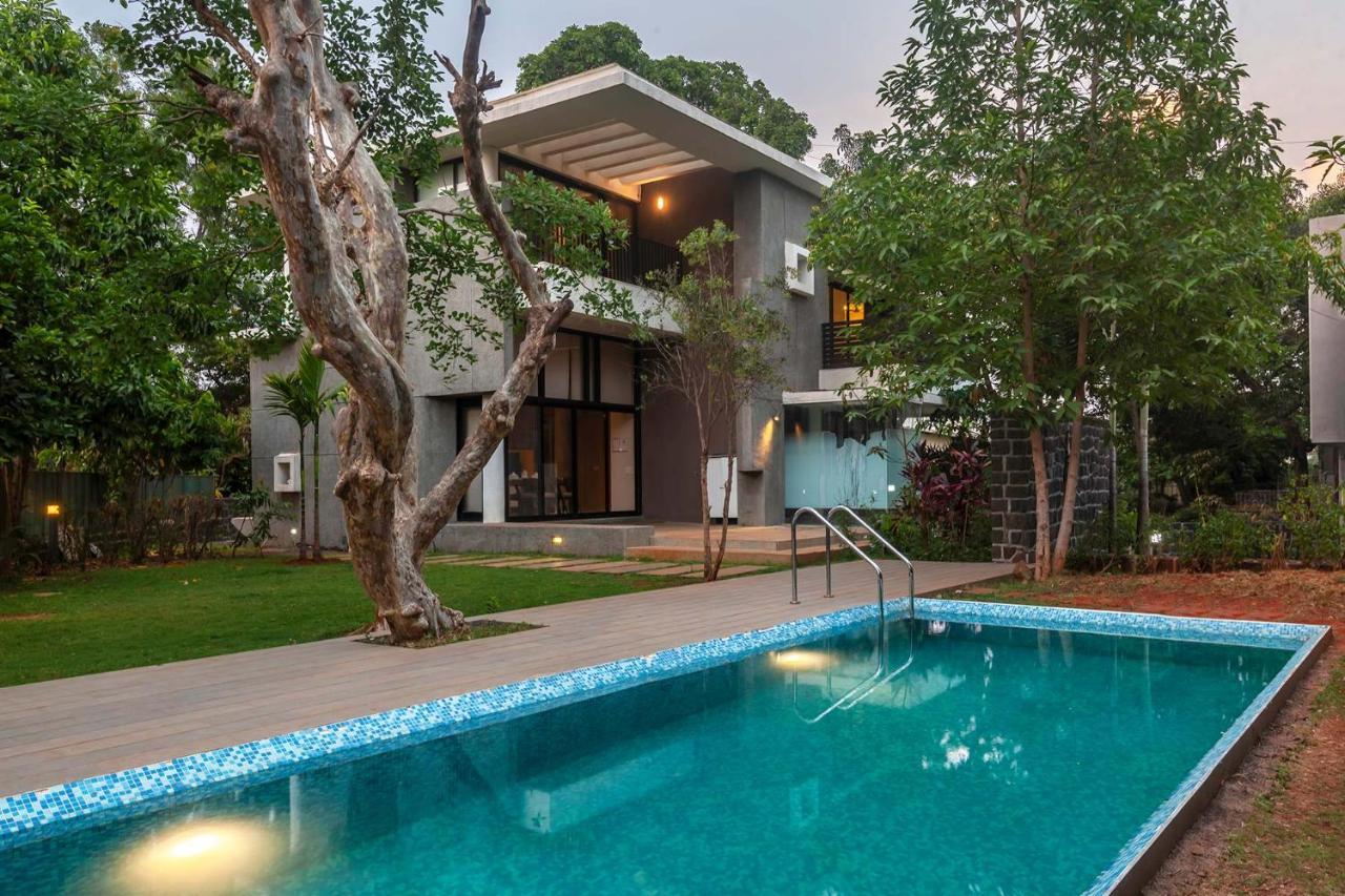 Villa Foresta By Stayvista With Modern Decor, Swimming Pool & Expansive Lawn For A Perfect Escape Lonavala Kültér fotó