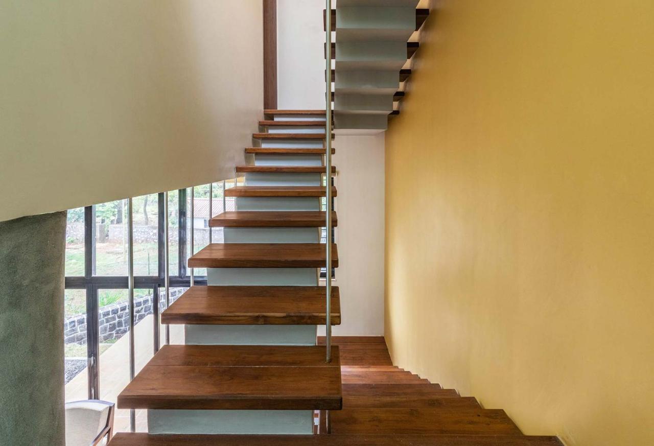 Villa Foresta By Stayvista With Modern Decor, Swimming Pool & Expansive Lawn For A Perfect Escape Lonavala Kültér fotó